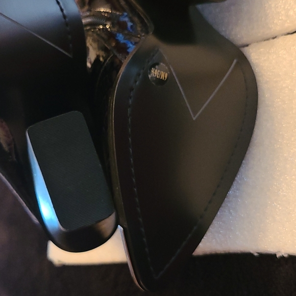 Vince Camuto Anikah Pointy Toe Bootie - Picture 11 of 13